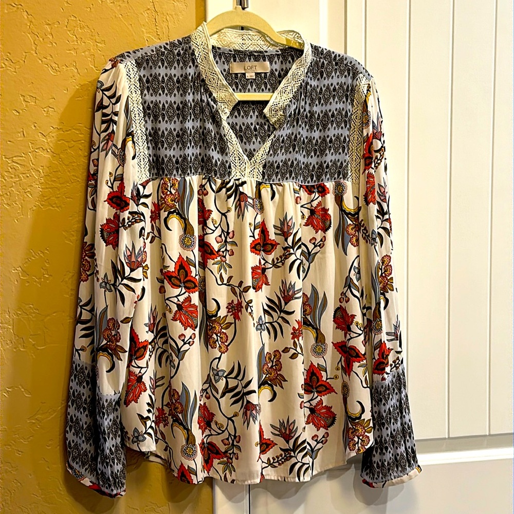 Beautiful loft blouse